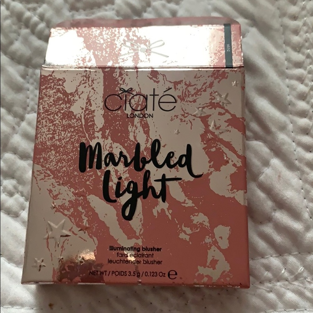 Ciaté marbled light illuminating blusher